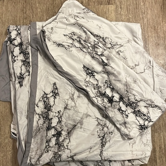 Grey Marble Duvet Cover Set | Queen - Picture 2 of 4